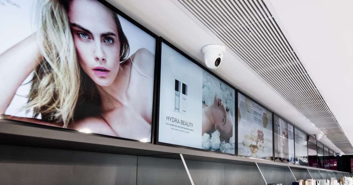 Digital signage: the (not so new) way to connect with customers in retail